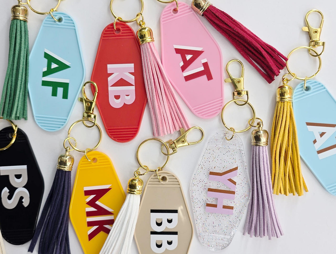 Motel Keychain Personalized with Shadow Monogram Retro Hotel Keychain Bridesmaid Gifts Bachelorette Gift Preppy Glitter Keychain with Tassel
