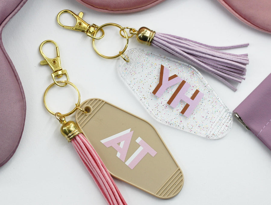Motel Keychain Personalized with Shadow Monogram Retro Hotel Keychain Bridesmaid Gifts Bachelorette Gift Preppy Glitter Keychain with Tassel