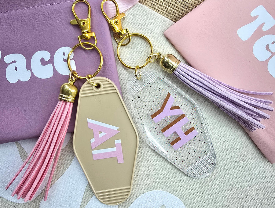 Motel Keychain Personalized with Shadow Monogram Retro Hotel Keychain Bridesmaid Gifts Bachelorette Gift Preppy Glitter Keychain with Tassel