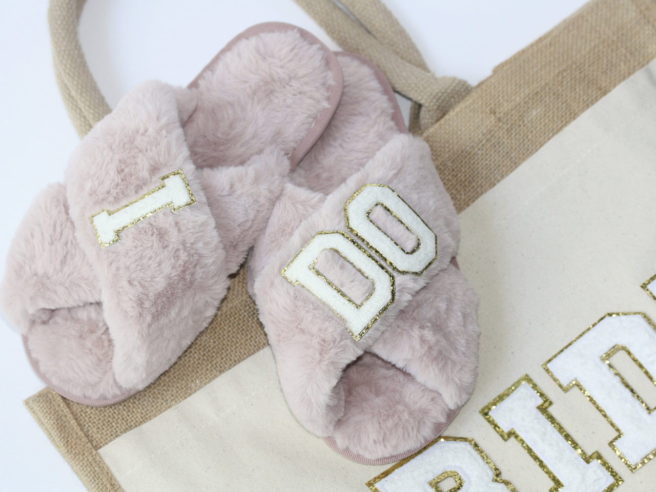 Bride Slippers, Bridesmaid slippers, Bridal slippers, custom slippers, fluffy slippers with Pearl patch, Wedding set, bridesmaid gifts